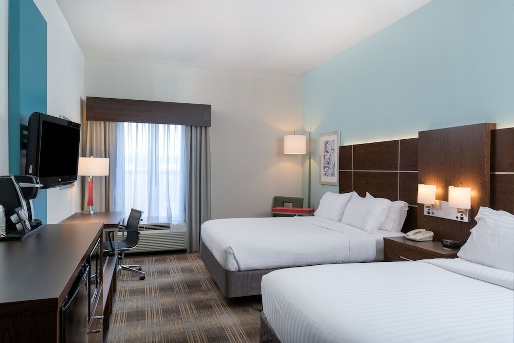 Фото Holiday Inn Express & Suites Grenada