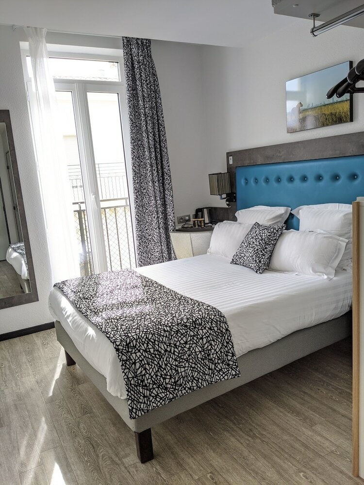 Фото Carre Vieux Port