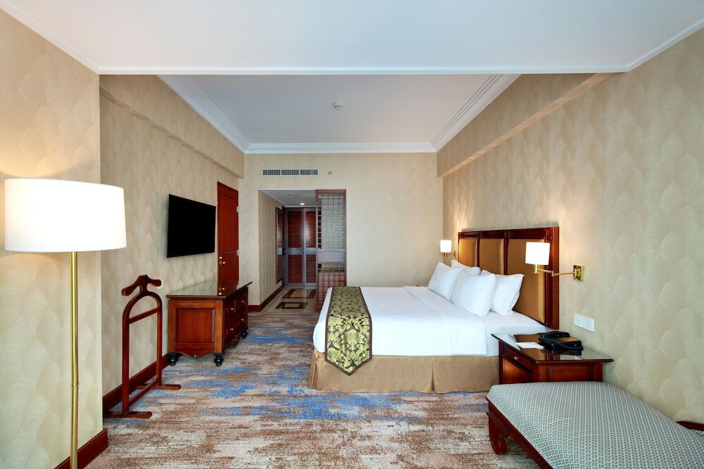 Фото Lumire Hotel and Convention Center