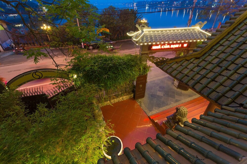 Фото Dragon Hotel