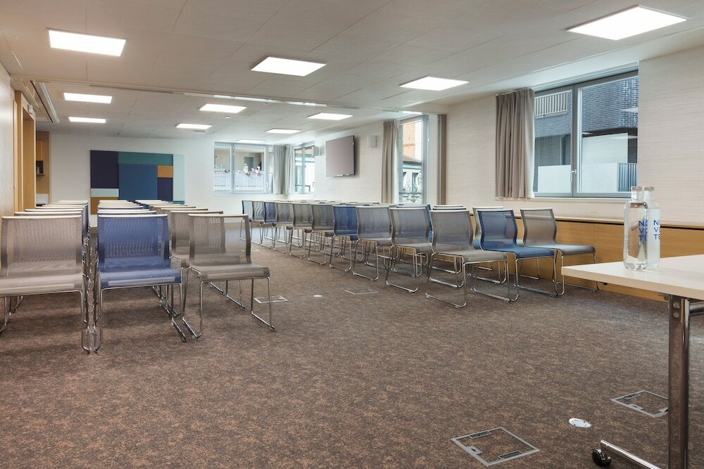 Фото Novotel Paris Saint Denis Stade Basilique