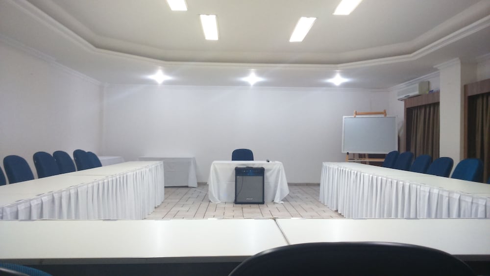 Фото Hotel Metropolitan