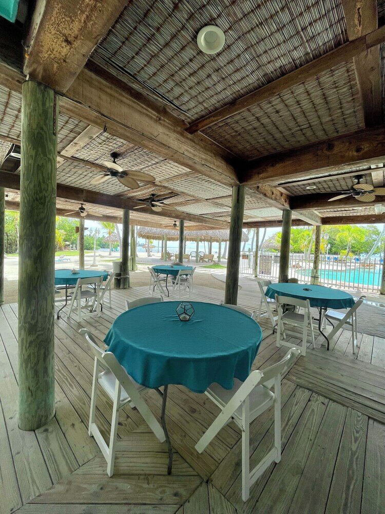 Фото Coconut Cove Resort and Marina