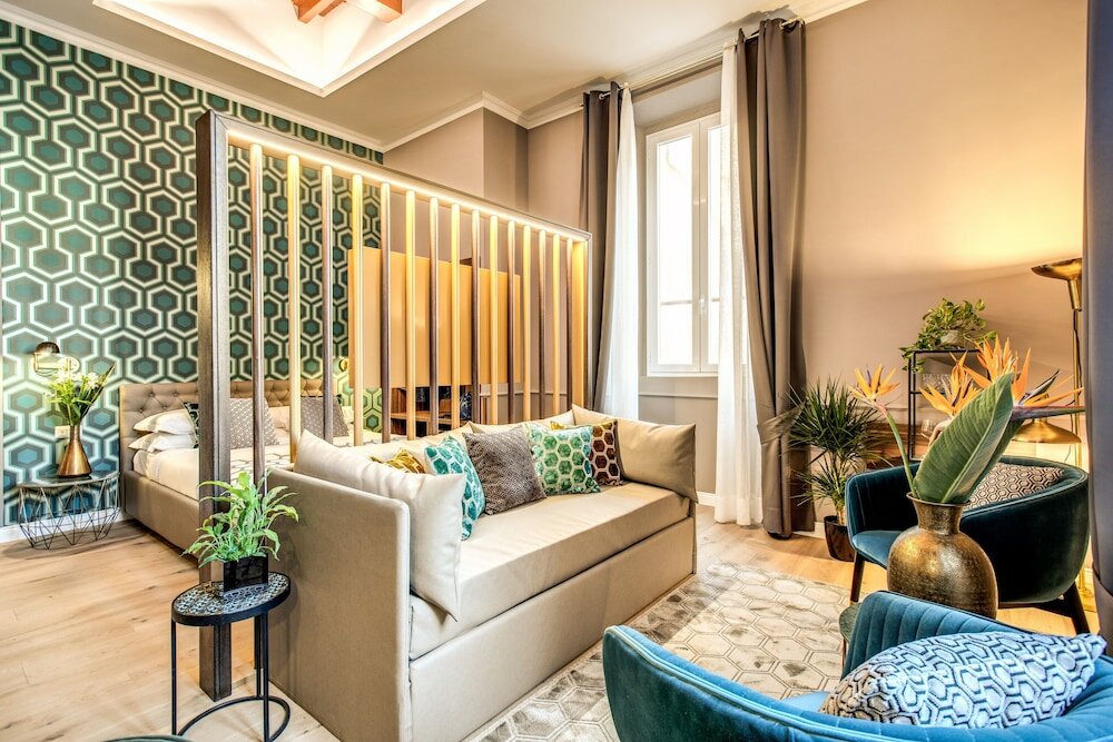 Фото Tree Charme Parliament Boutique Hotel