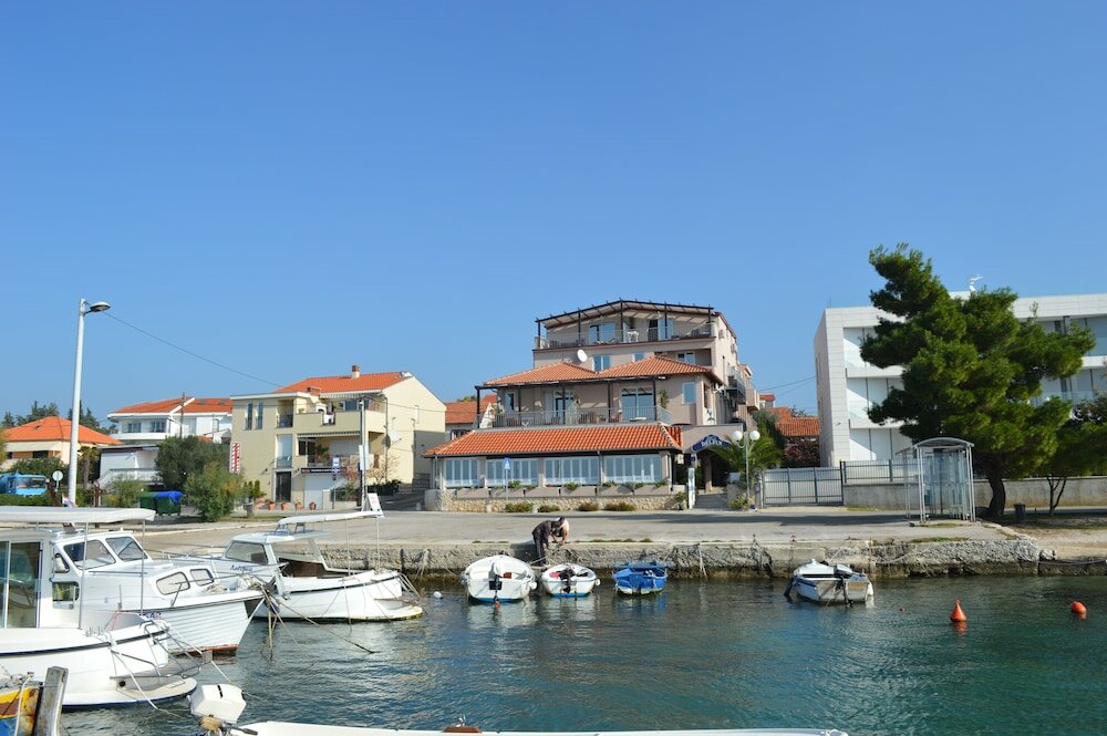 Фото Hotel Delfin