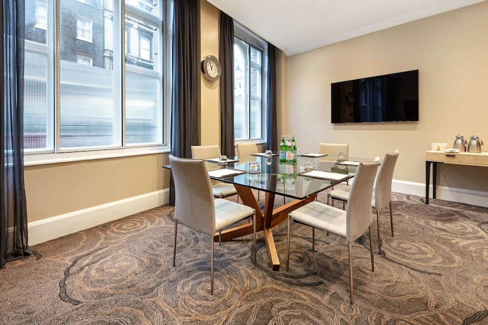 Фото Radisson Blu Hotel, London Tottenham Court Road