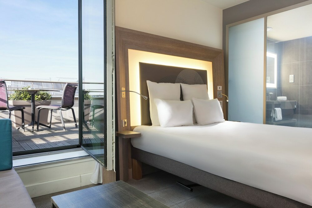 Фото Novotel Paris Saint Denis Stade Basilique