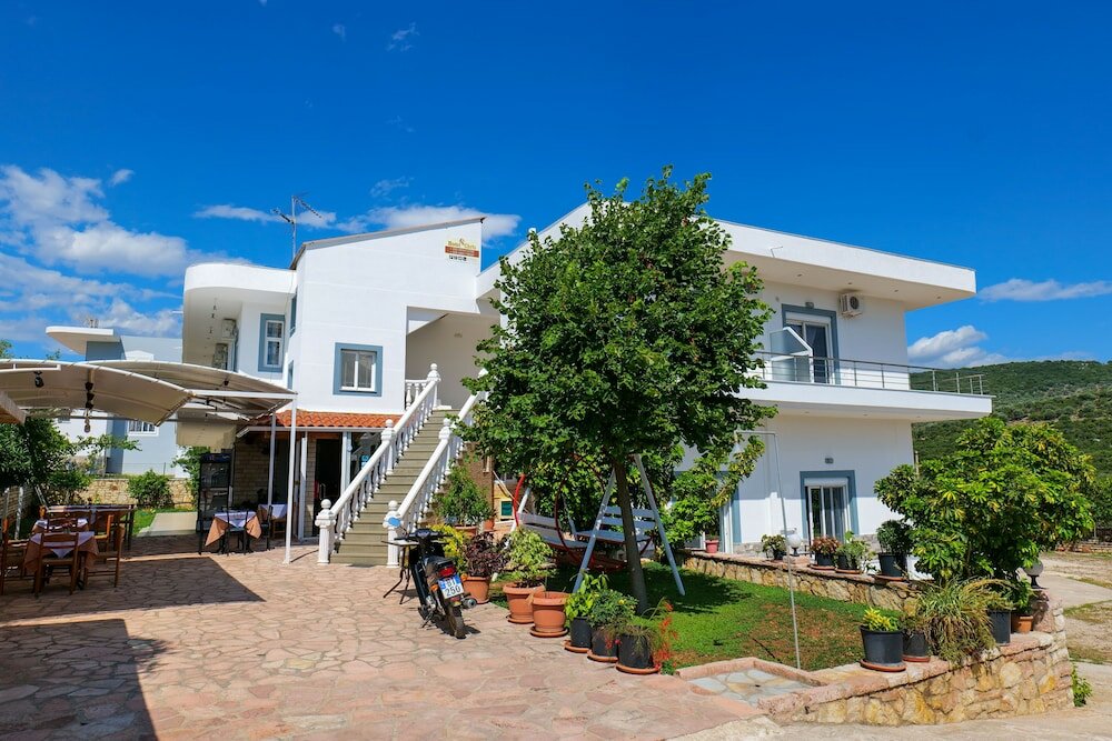 Фото Hotel Chris