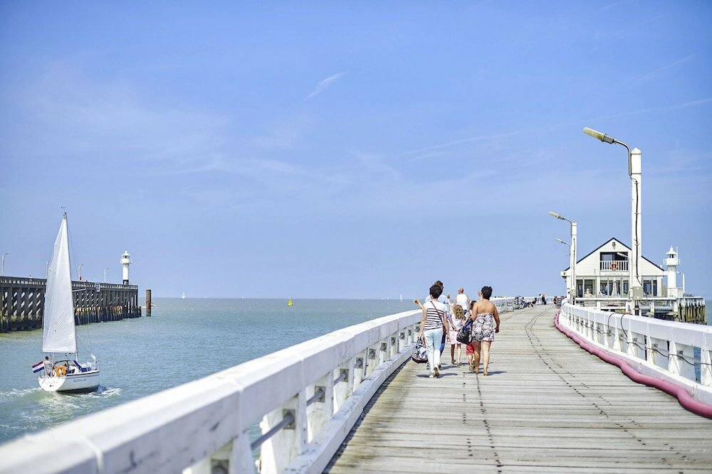 Фото Holiday Suites Blankenberge