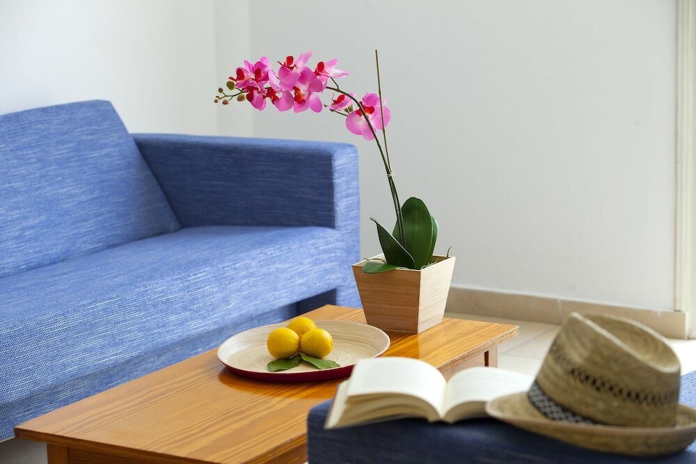 Фото Paloma Hotel Apartments