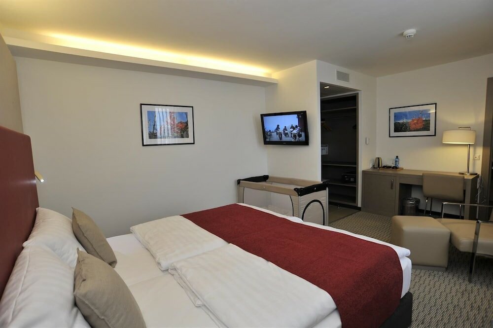 Фото Golden Tulip Kassel Hotel Reiss