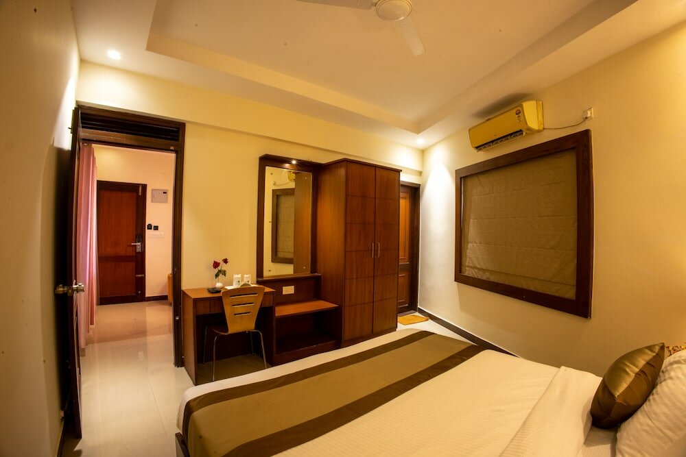 Фото Metro Plaza Hotel