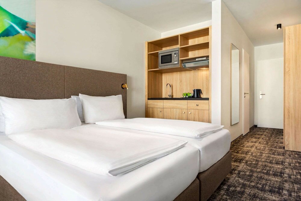 Фото Wyndham Garden Munich Messe