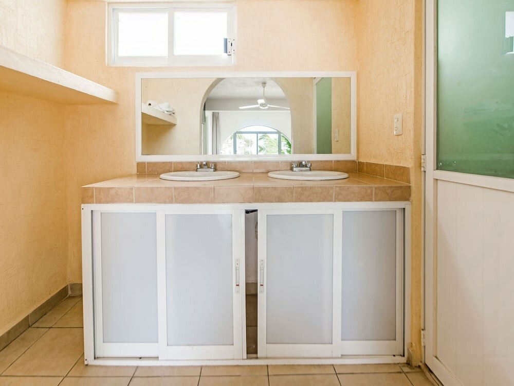 Фото Capital O Hotel El Mejicano