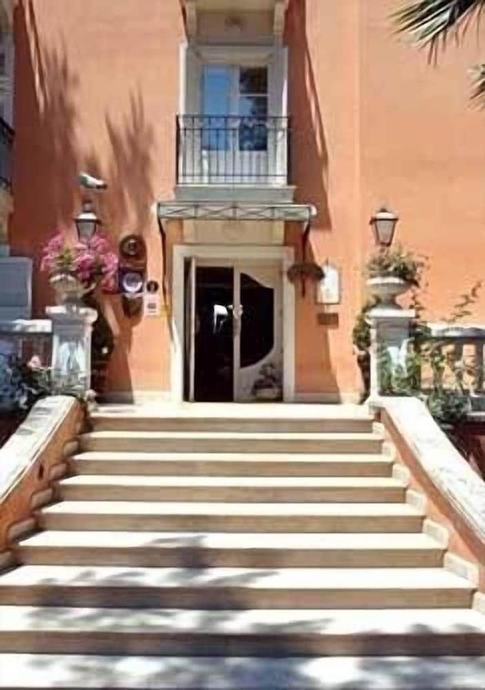 Фото Hotel Villa Paradiso dell'Etna