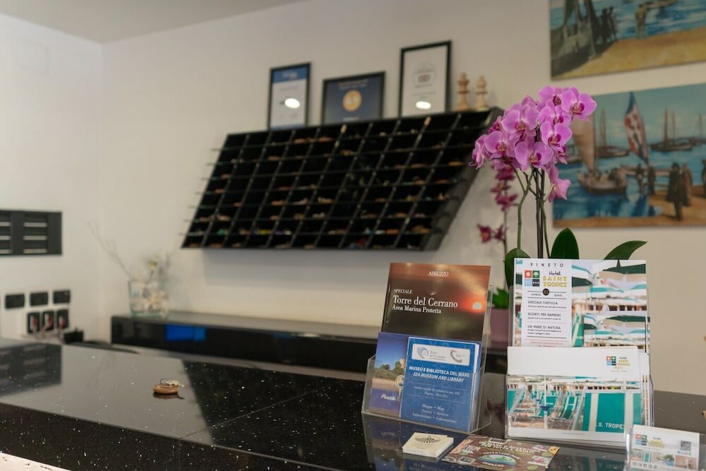 Фото Hotel Saint Tropez