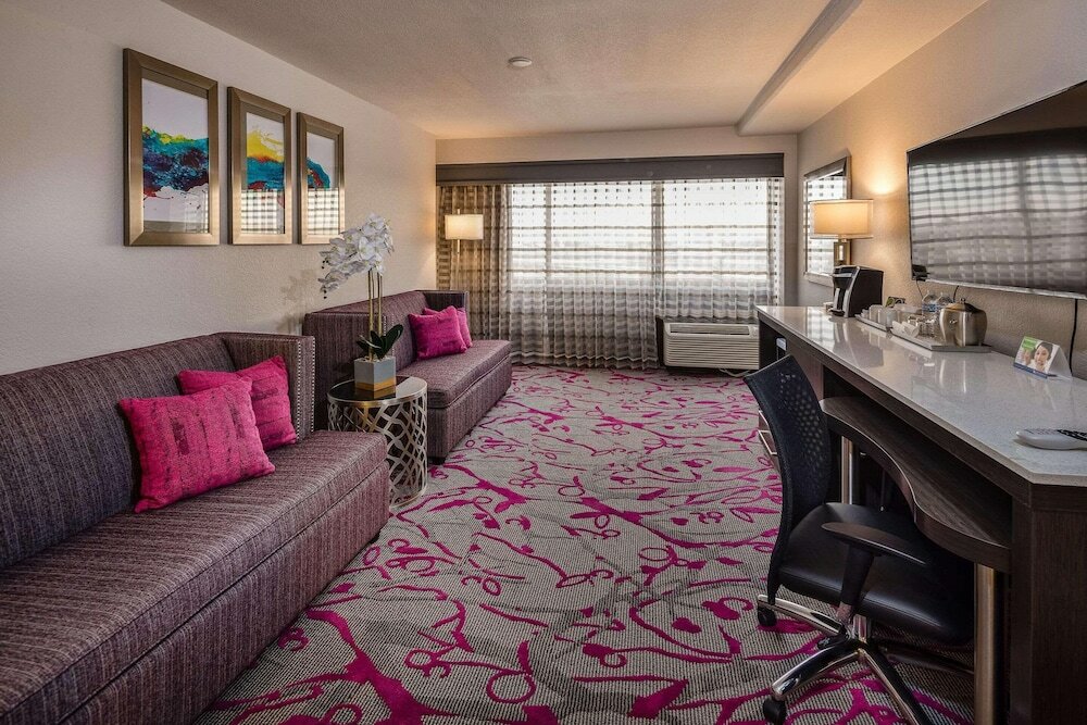 Фото Radisson Hotel Oakland Airport