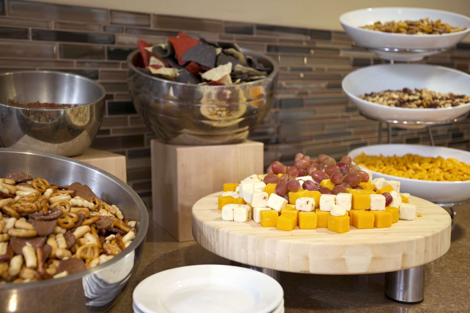 Фото Embassy Suites by Hilton Cleveland Beachwood