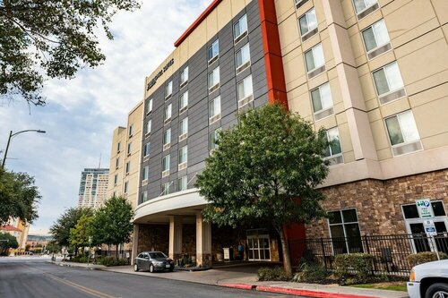 Внешний вид отеля SpringHill Suites by Marriott San Antonio Alamo Plaza/Convention Center в Сан-Антонио, фото 1