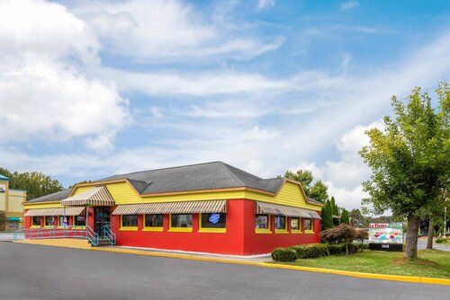 Гостиница Days Inn & Suites by Wyndham Albany в Олбани