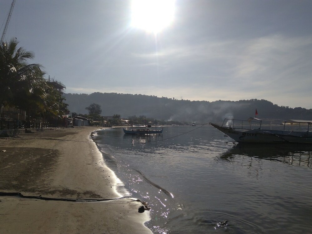 Фото Mango's Beachfront Resort