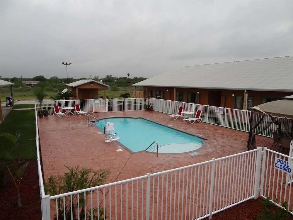 Фото Best Western Hebbronville Inn