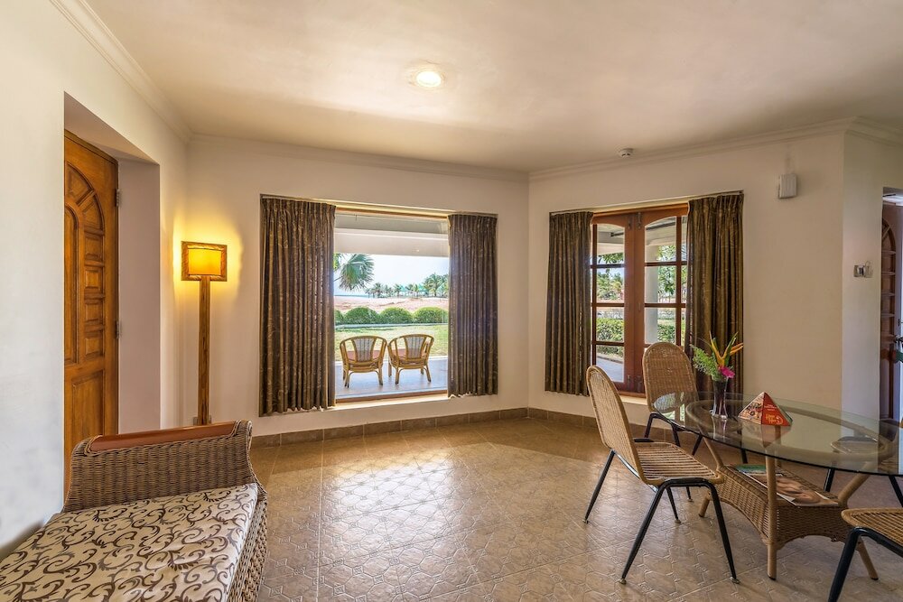 Фото Chariot Beach Resort