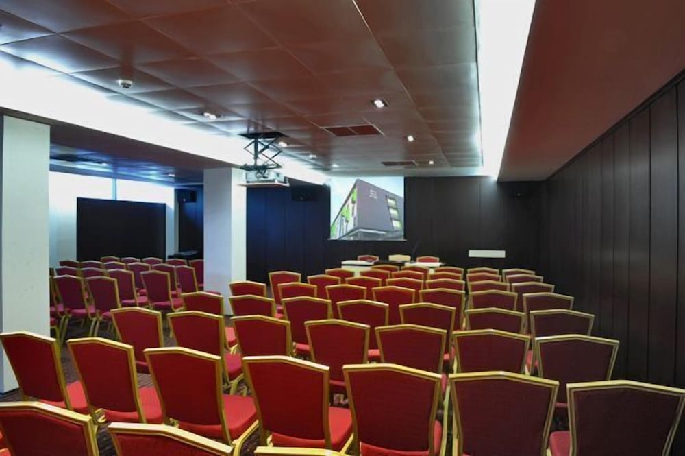 Фото Hotel Cubix