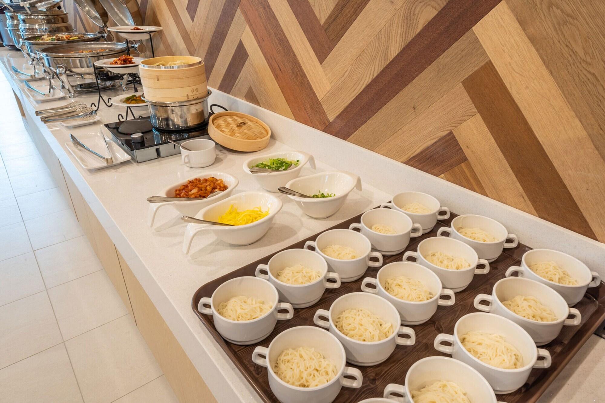 Фото Aroomi Hotel