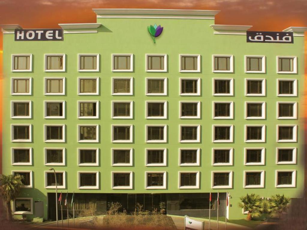 Фото отеля 1