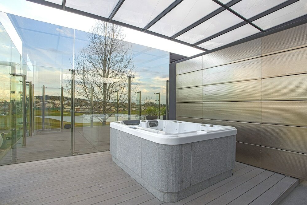 Фото Suryaa Hotel Pinhais, Curio Collection by Hilton