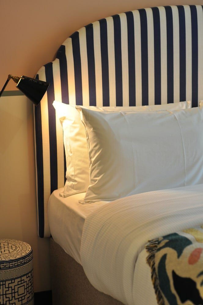 Фото Room2 Chiswick Hometel