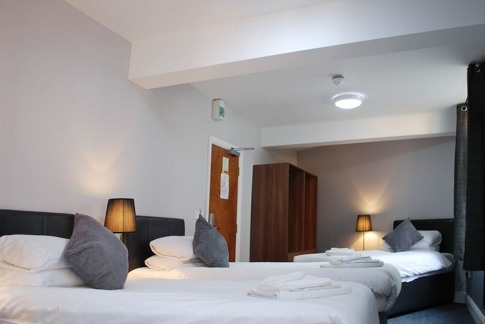 Фото The Liverpool Inn Hotel