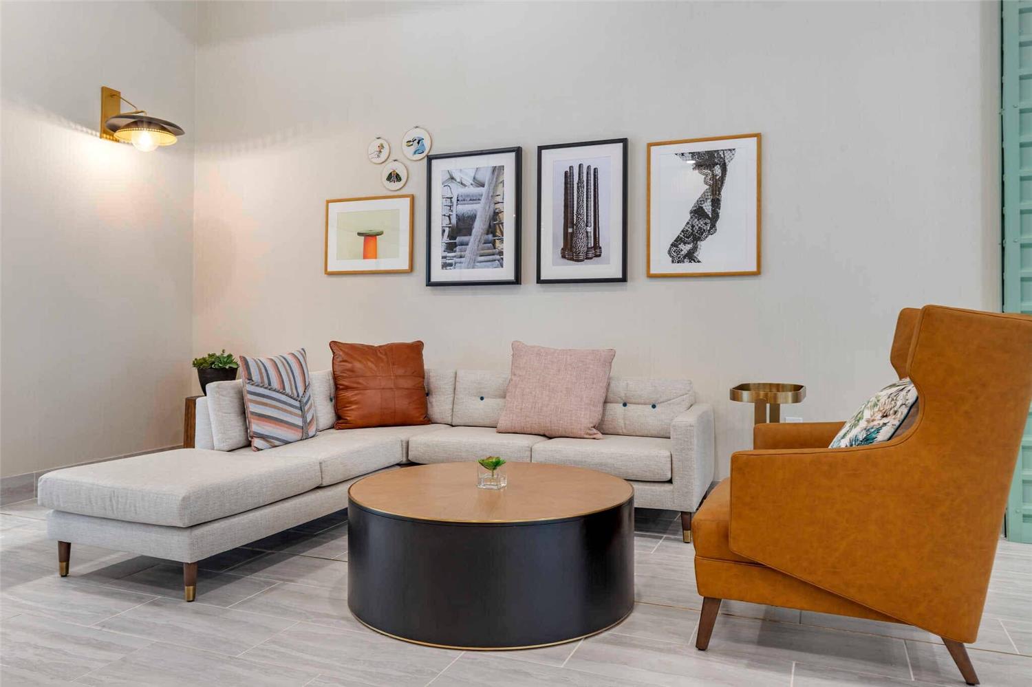 Фото Cambria Hotel Columbia Downtown The Vista