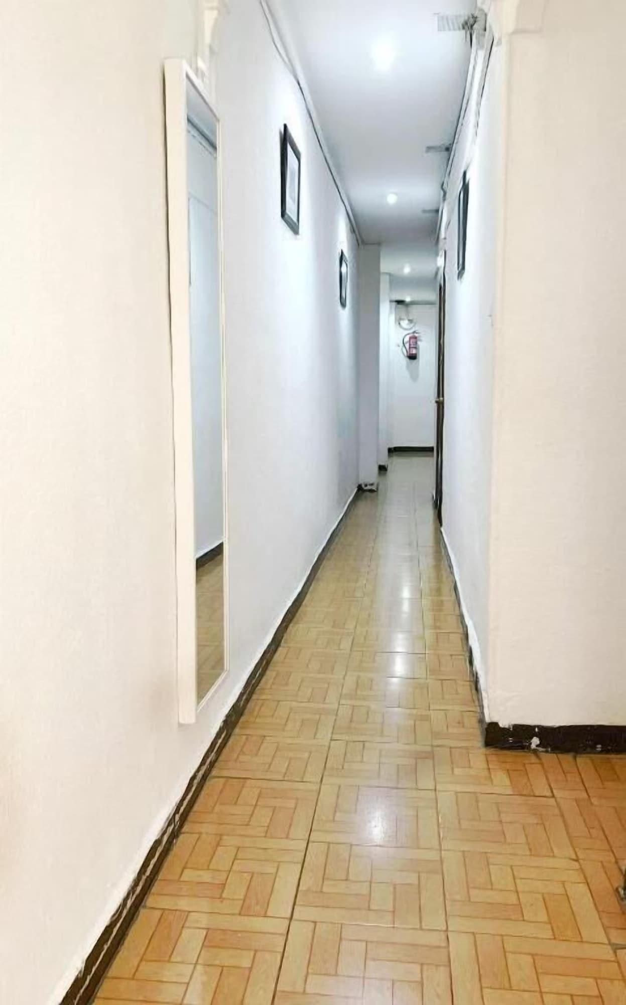 Фото Hostal Los Arcos