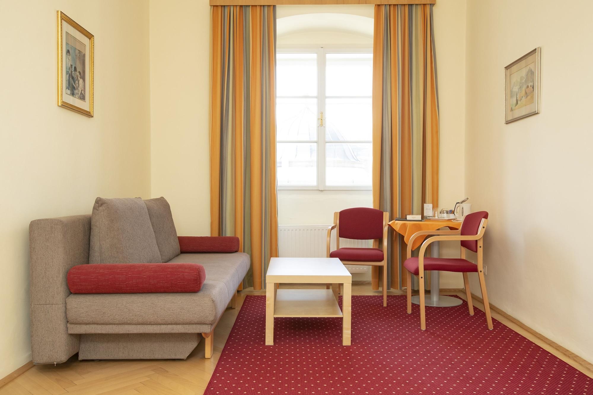 Фото Gästehaus im Priesterseminar Salzburg