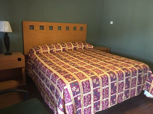 Гостиница A Town House Motel в Вест Сакраменто