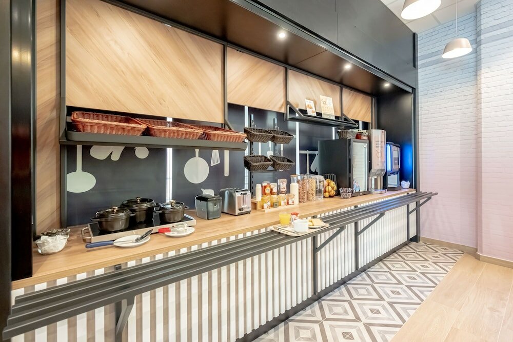 Фото B&b Hotel Toulon Centre Gare