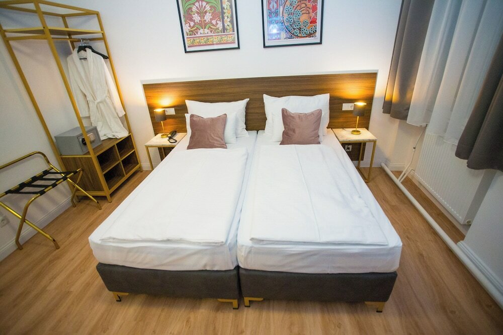 Фото Pension Central - Self Check-in