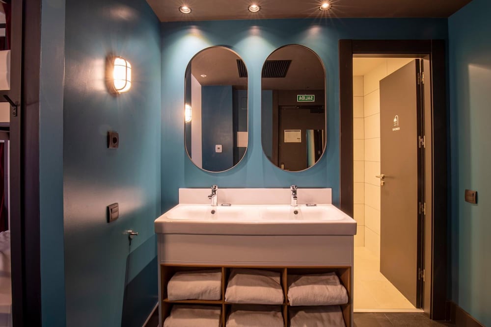 Фото The Central House Madrid Lavapiés