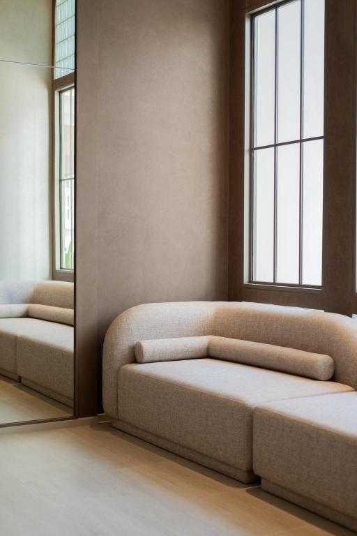 Фото Away Bangkok Sukhumvit