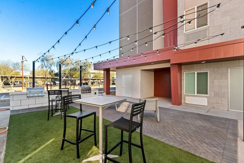 Фото Everhome Suites Chandler Phoenix Fashion Center