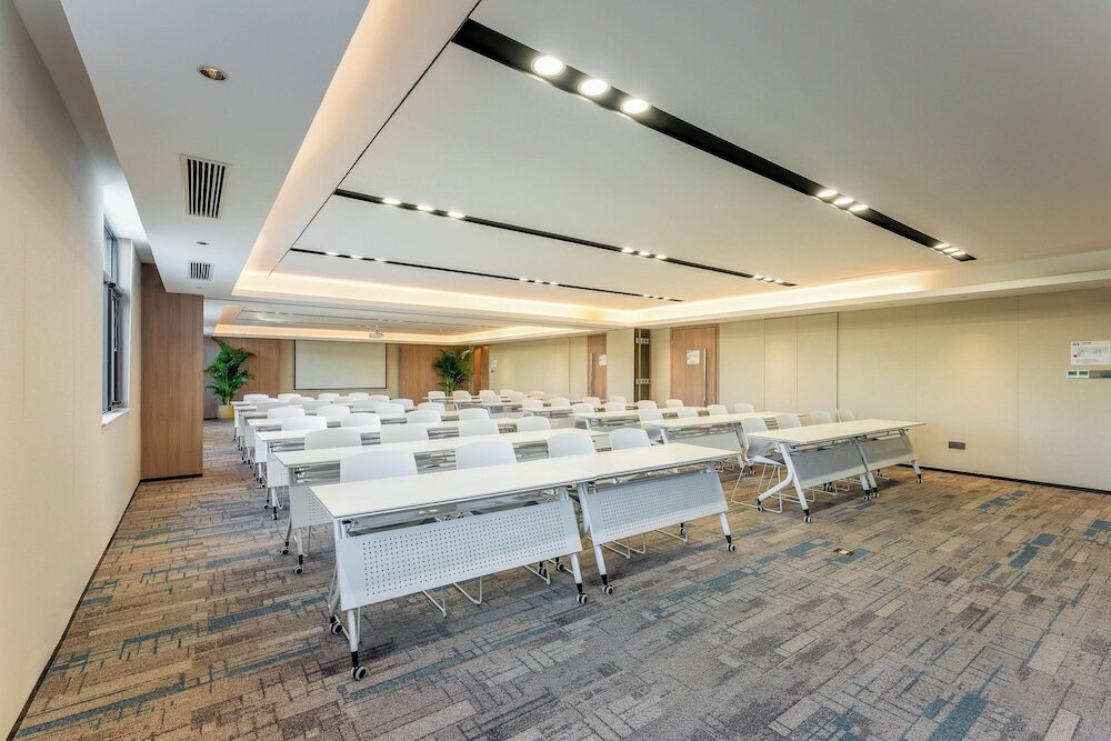 Фото Holiday Inn Express Luoyang Longmen