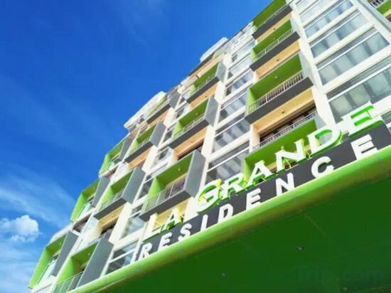 Hotel Beautiful condo in the new La Grande resort, Province of Pampanga, photo
