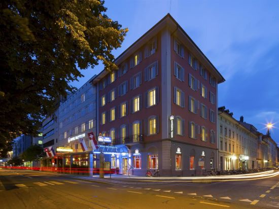 Фото отеля 1