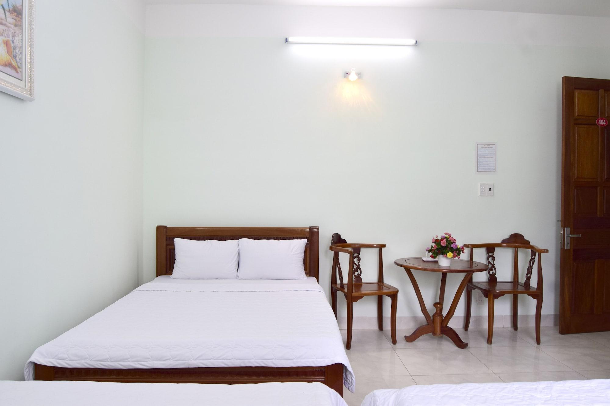 Фото Khach San Huong Giang