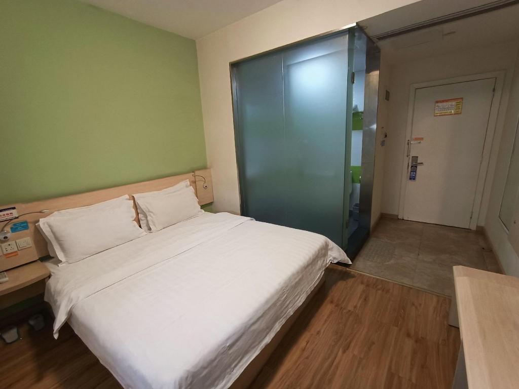 Фото 7Days Inn Chain Hotel Chongqing Wanzhou Gaosuntang Chongbai