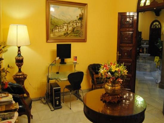 Фото Отель Reina Cristina