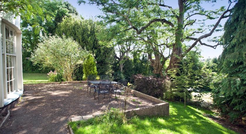 Фото Old Vicarage