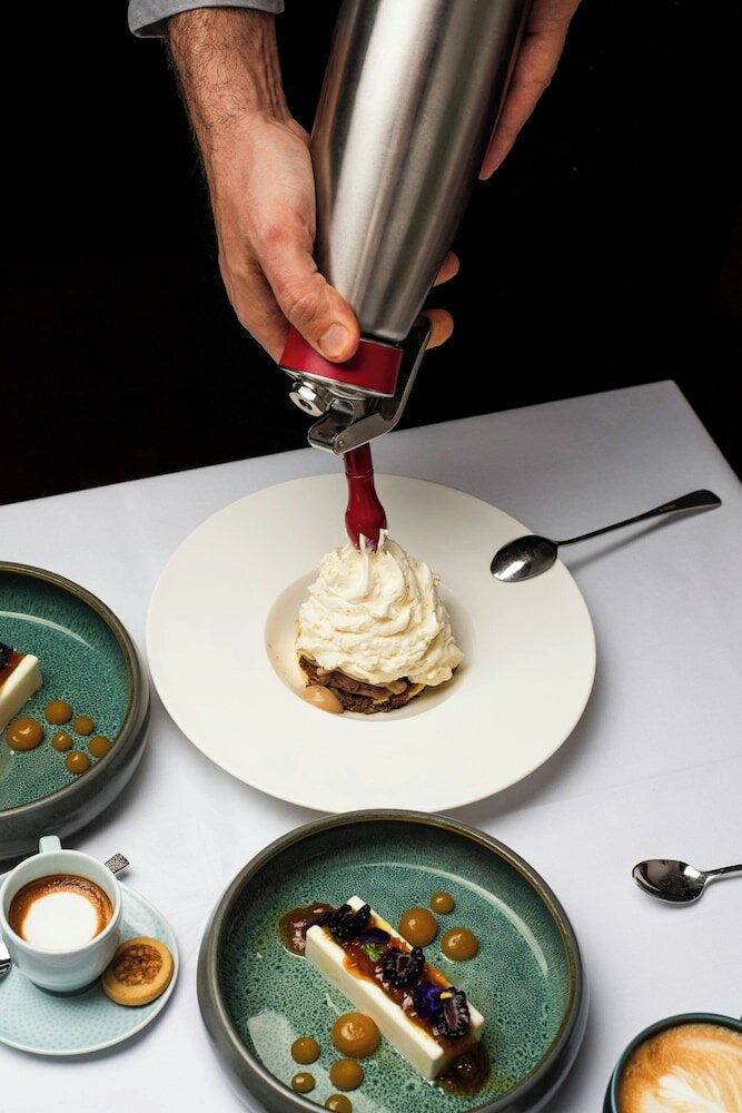 Фото Neues Schloss Privat Hotel Zurich, Autograph Collection